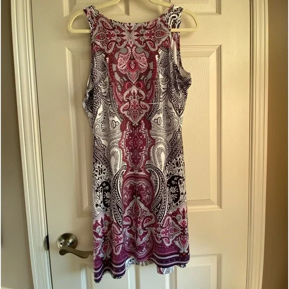 APT. 9 Dress Size M Sleeveless Embroidered with Rhinestones On Front - Picture 5 of 7